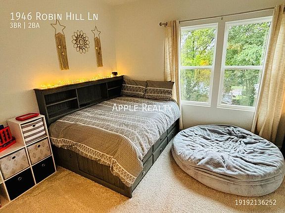 3rd image of 1946 Robin Hill Ln