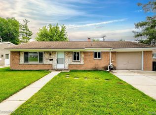 8400 Flamingo St, Westland, MI 48185