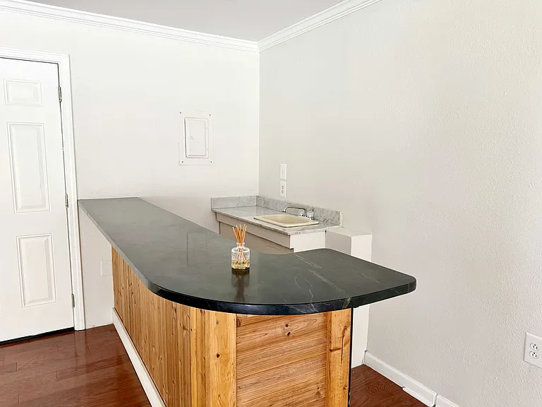 1947 Southland Ct — Photo 5