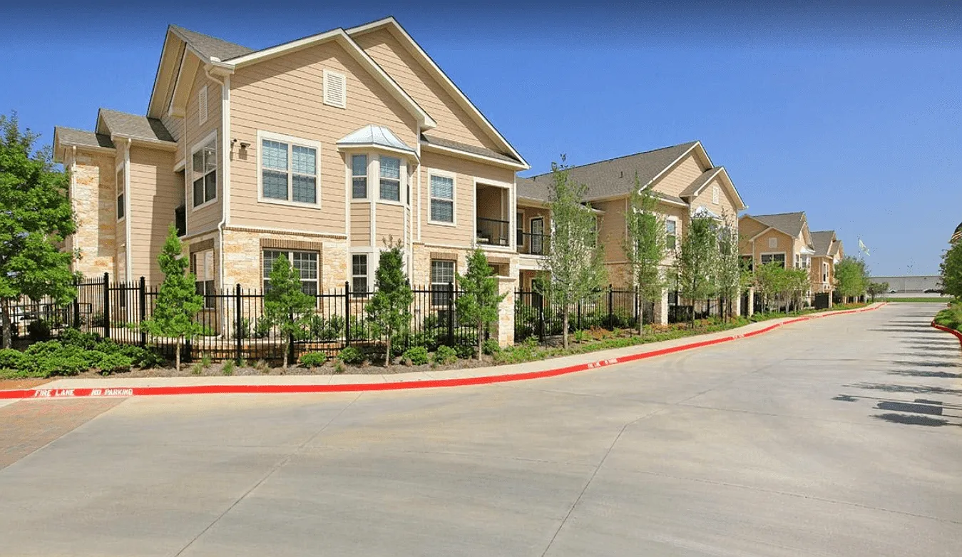 Trinity Bell Gardens Apartments — Photo 3