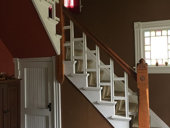 4th image of 916 Oakland Ave