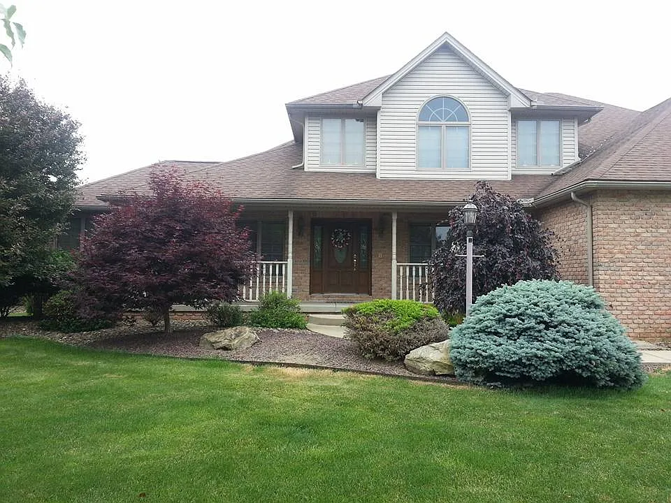 2751 Oak Forest Dr photo 1