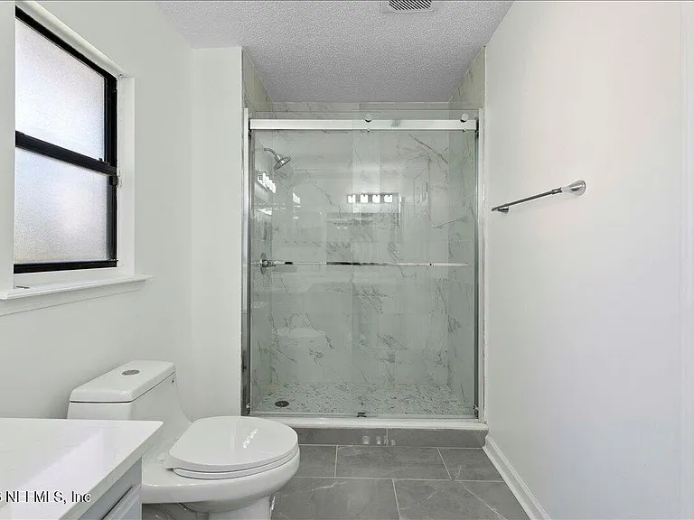 4470 Carriage Crossing Dr — Photo 7