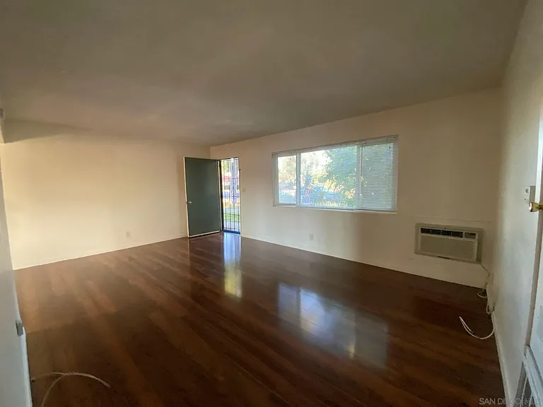 253 N Cedar St — Photo 4