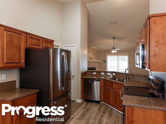 5th image of 2731 Salina Ct