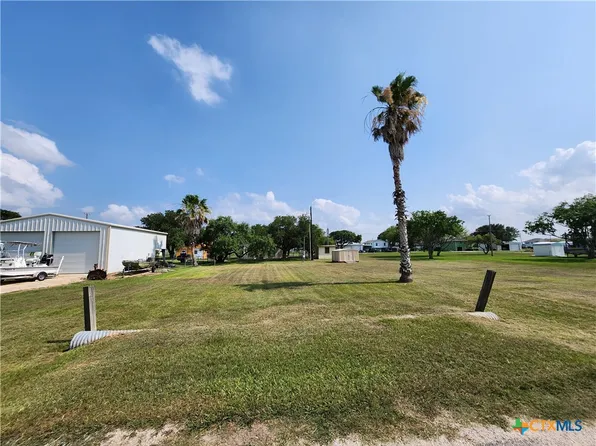 633-634 Swallow Dr, Palacios, TX 77465