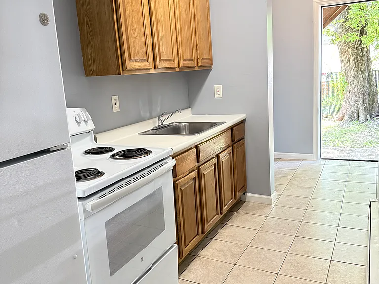 67 Madison St #1 — Photo 9