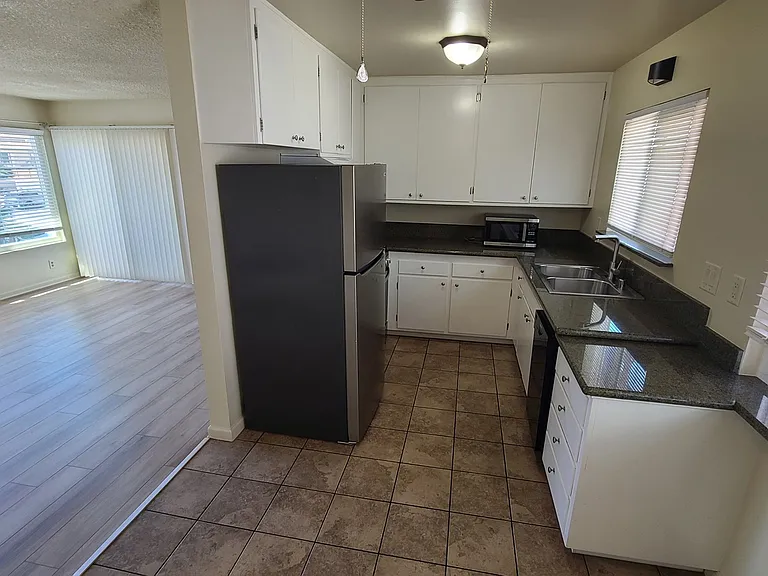 207 Avenida Santa Barbara #C — Photo 11
