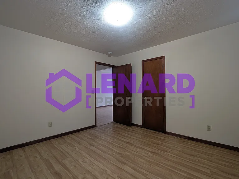2224 N Clifton Ave — Photo 7