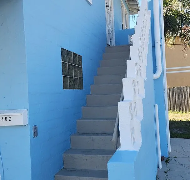 400 S Peninsula Dr — Photo 3