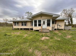 8715 Champagne Dr, Youngsville, LA 70592