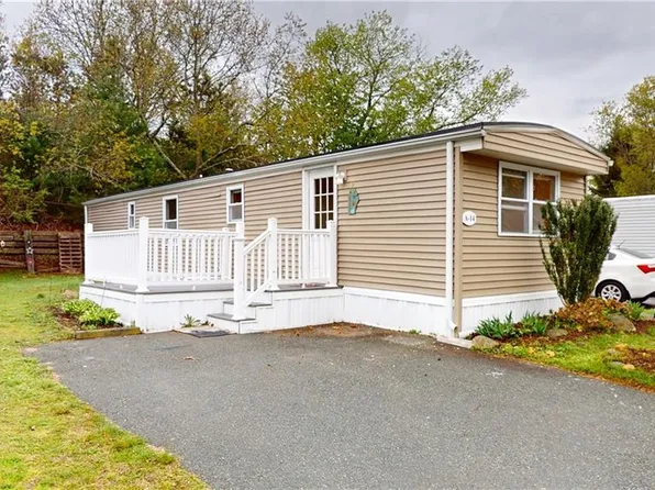 14 A Krzak Rd, North Kingstown, RI 02852