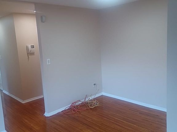 4th image of 266 Fulton Ave N