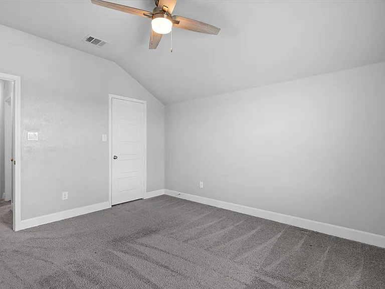 6501 Crockett Cv — Photo 17