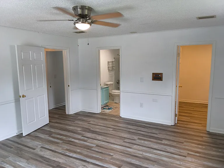 2626 Oak St — Photo 23