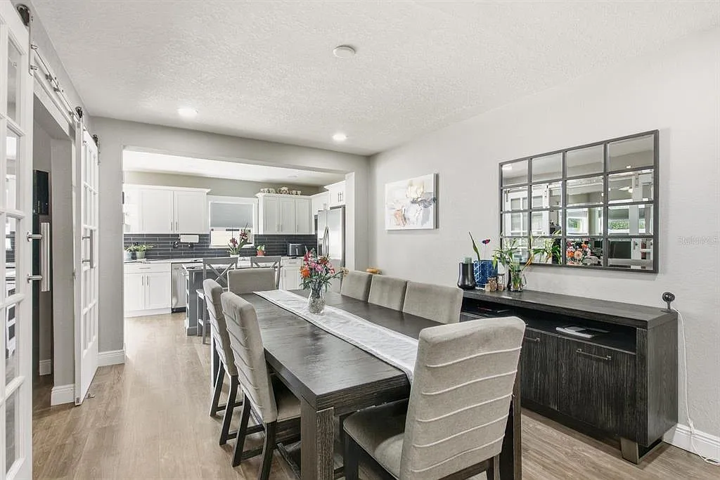 4 bed, 2.0 bath, 1605 sqft, $3,600 — Photo 3