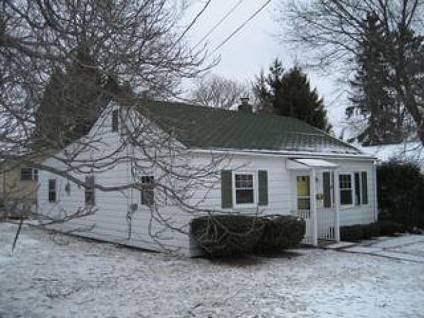 2nd image of 20 Elliott Ave