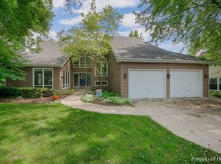1S781 Carrol Gate Rd, Wheaton, IL 60189