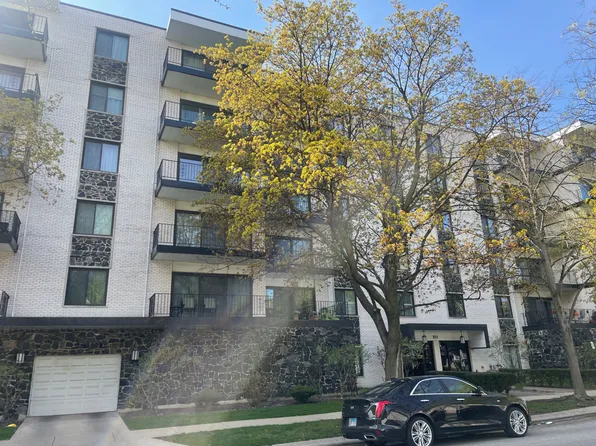 211 Elgin Ave APT 3M, Forest Park, IL 60130
