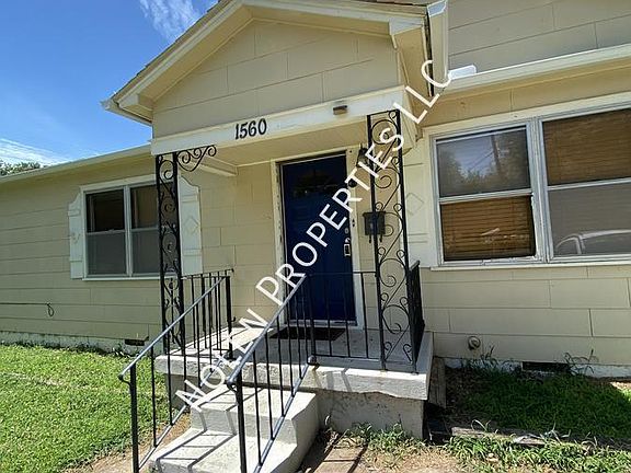3rd image of 1560 N Meadowbrook Dr