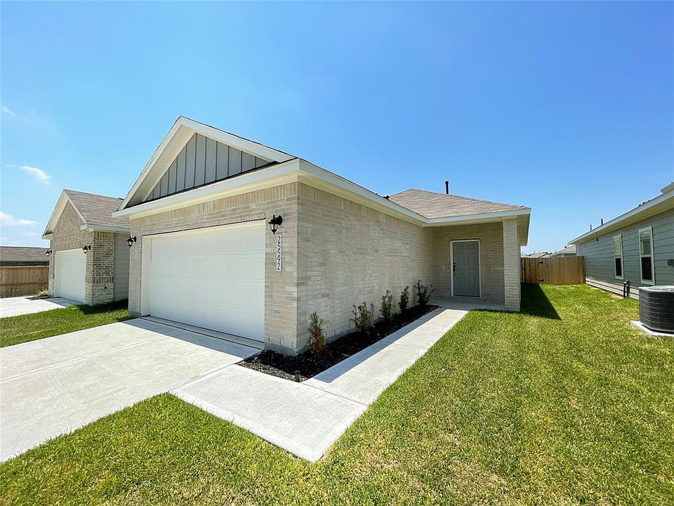 1st image of 25592 Northpark Palm Dr