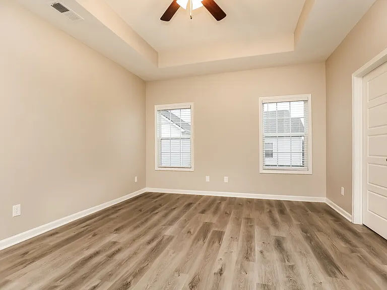 708 Mitscher Dr — Photo 10