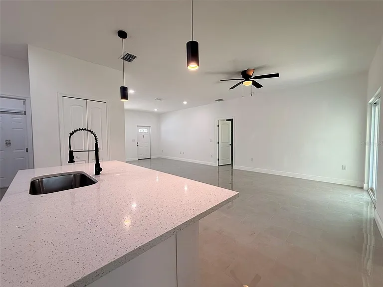 1251 Scottish St SW — Photo 8