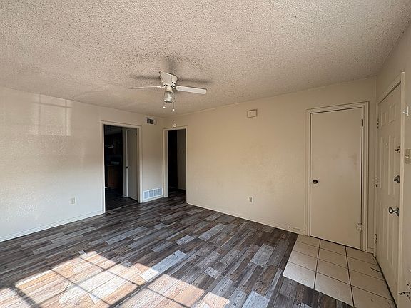 3rd image of 1307 Brown Dr APT A