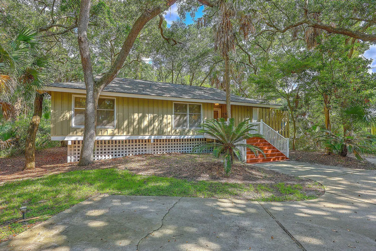 3 bed, 3.0 bath, 1878 sqft, $9,700 — Photo 3