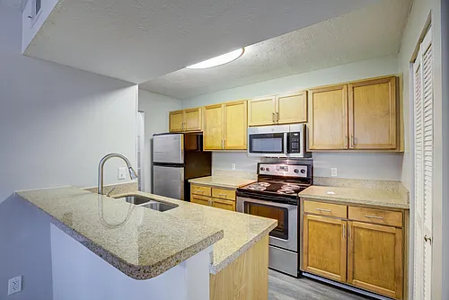 High Ridge Apartments Photo 1