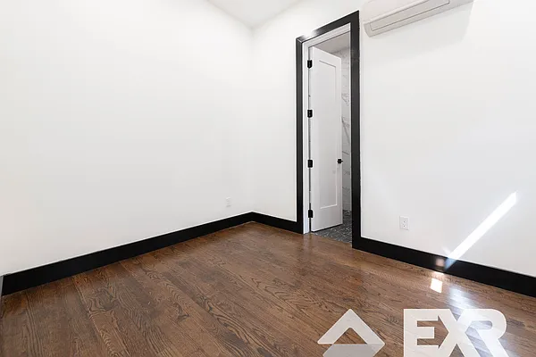 Rented by EXR | media 8