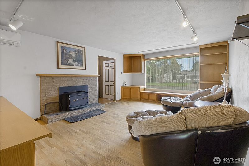 4th image of 1410 7th Avenue SW