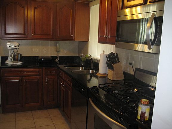 3rd image of 421 Buckthorn Ln