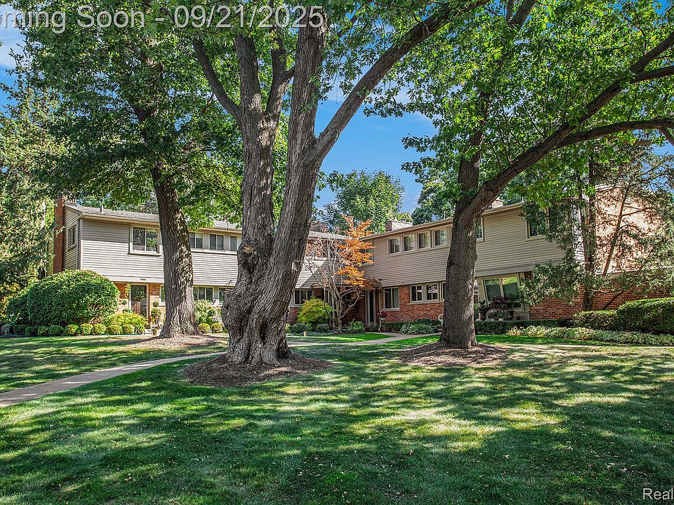 1st image of 1054 Stratford Ln