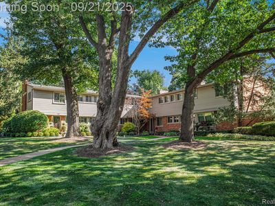 1054 Stratford Ln, Bloomfield Hills, MI, 48304