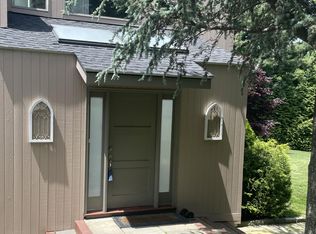 17 Ferry Ln E, Westport, CT 06880