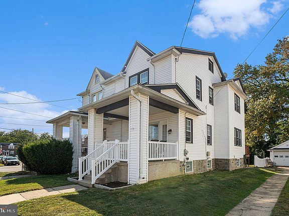 2nd image of 1202 Myrtlewood Ave