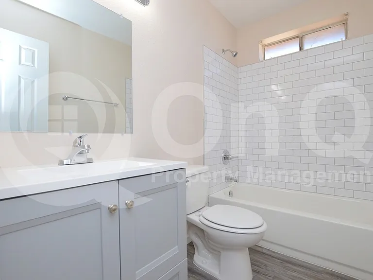 1418 E Knoll Cir #3 — Photo 11