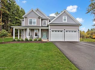 263 E 42nd St, Dallas, PA 18612