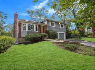 2 Hayfield Ct, Commack, NY 11725