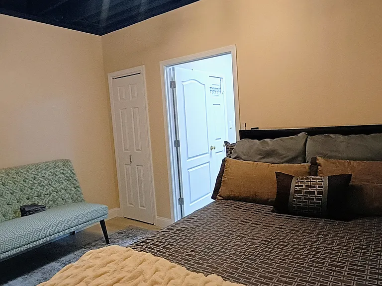 Bitterfield Dr — Photo 10