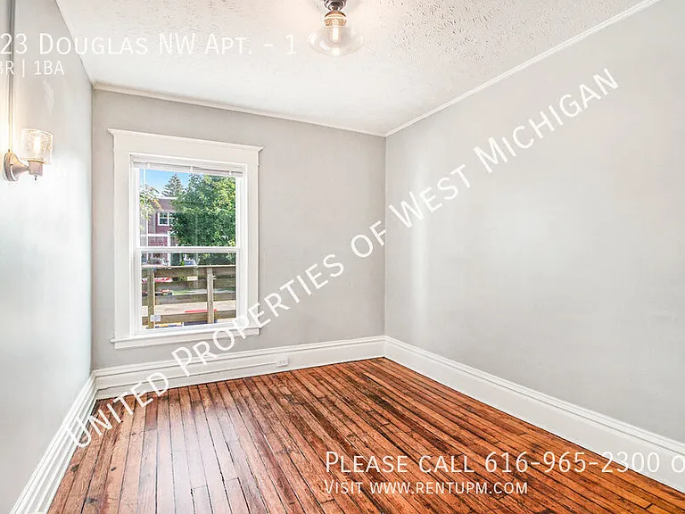 823 Douglas St NW #1 — Photo 7