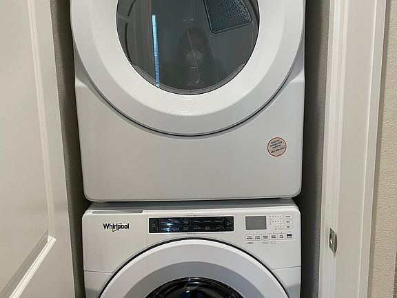 Washer/dryer in unit