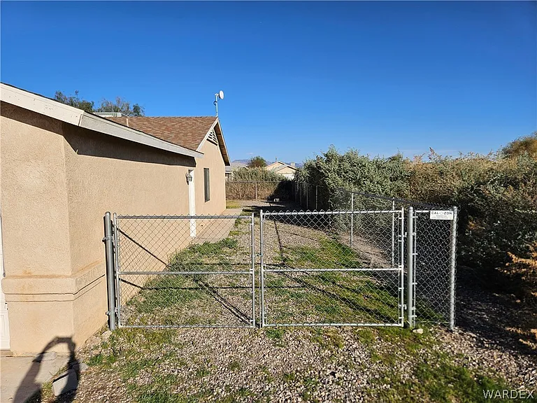 9842 S Phoenix Dr — Photo 15