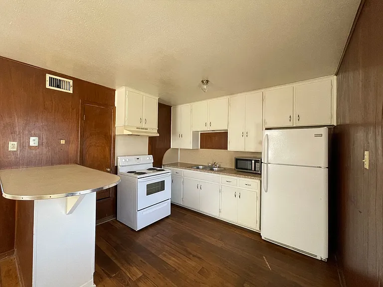 1803 N WS Young Dr — Photo 7