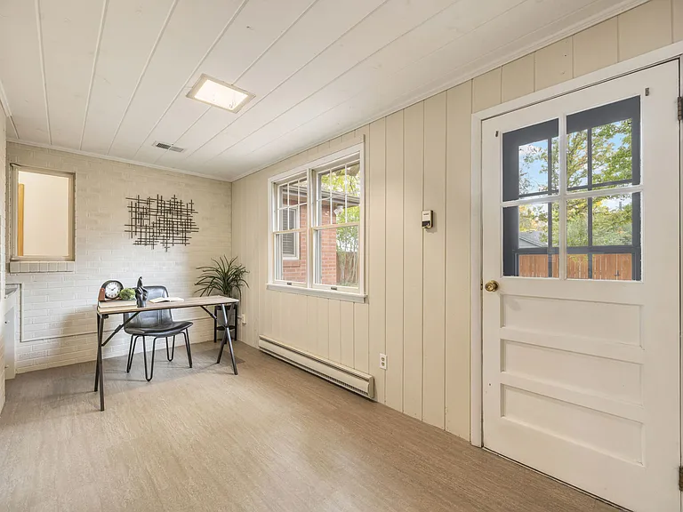 160 Circle Dr — Photo 32