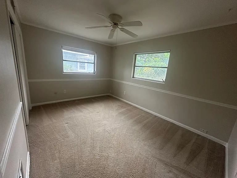 1720 Grove Dr — Photo 7