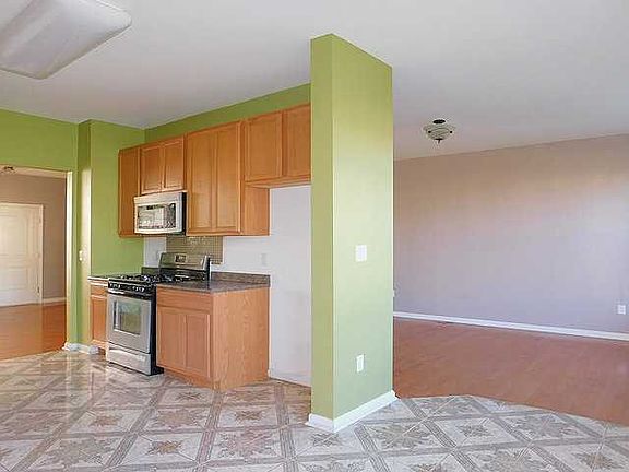 3rd image of 3 Arden Ct #2402