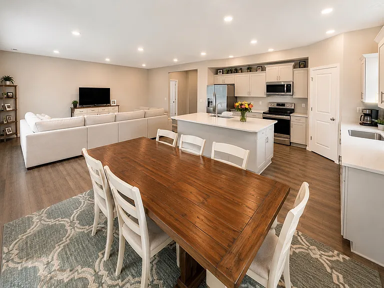3932 Boxcar Ct NE — Photo 3