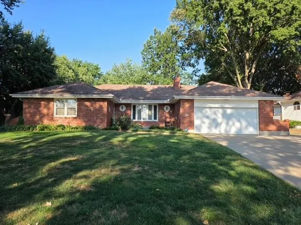 907 NW 10th St, Blue Springs, MO 64015